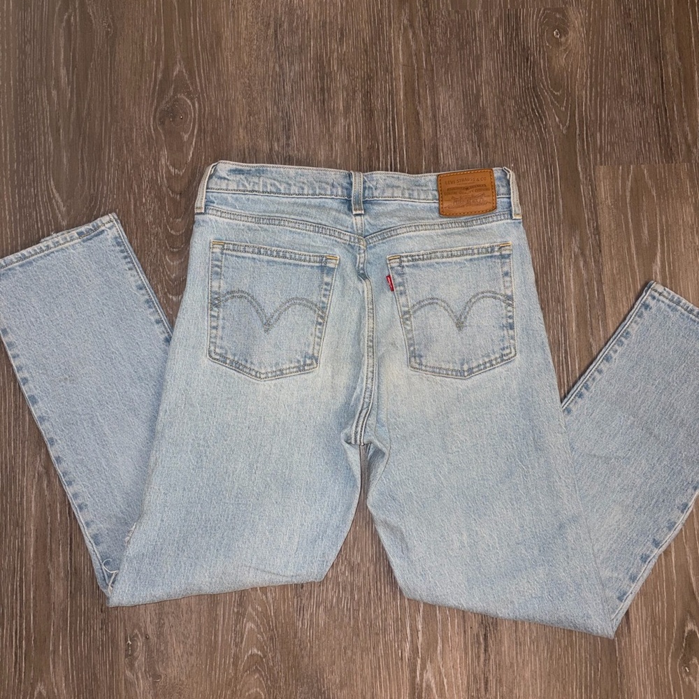 Levi's Light Wash Straight Jeans